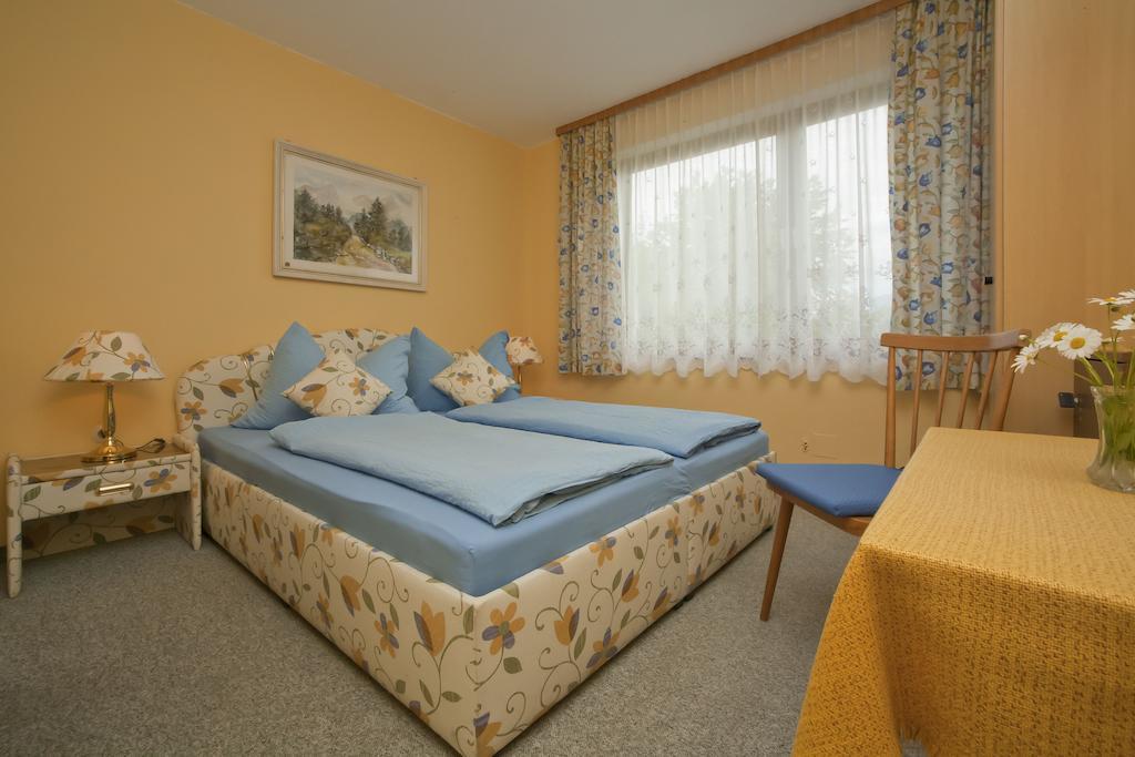 Haus Fischer Velden am Wörthersee Pokoj fotografie
