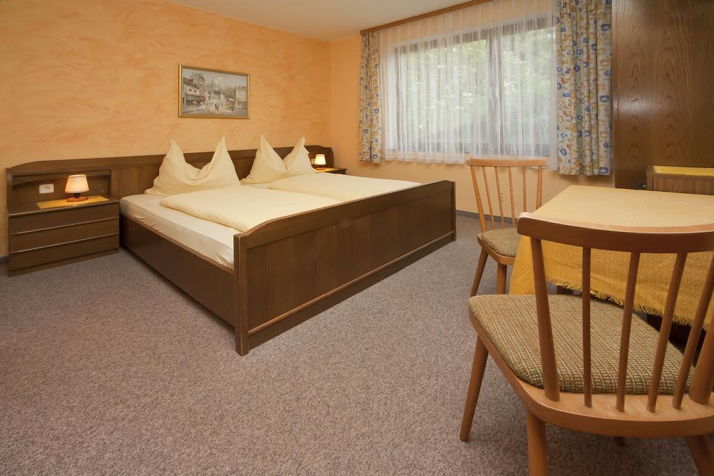 Haus Fischer Velden am Wörthersee Pokoj fotografie